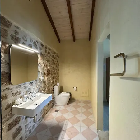 Kalesma * Himara